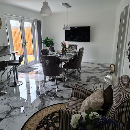 Sav 5 Bed Luxury Detached House In Leicester Humberstone Экстерьер фото